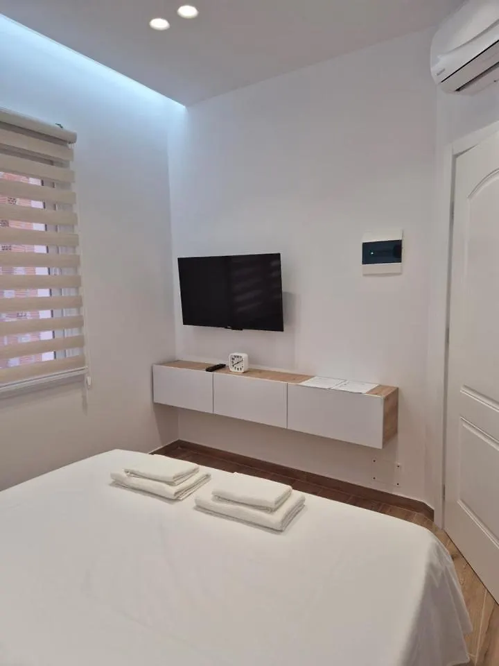 Denny'S House Hotel Vlore Guest house