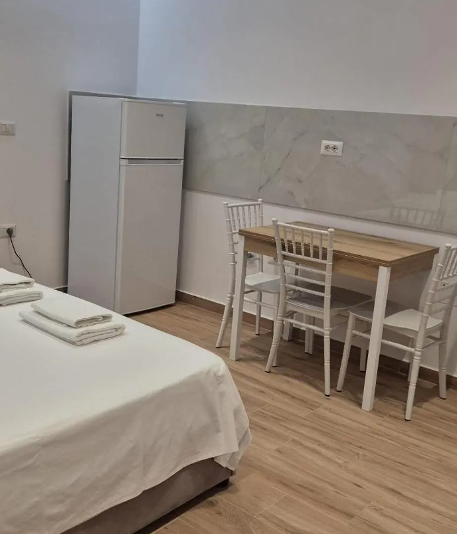 Hotel Denny'S House Vlorë